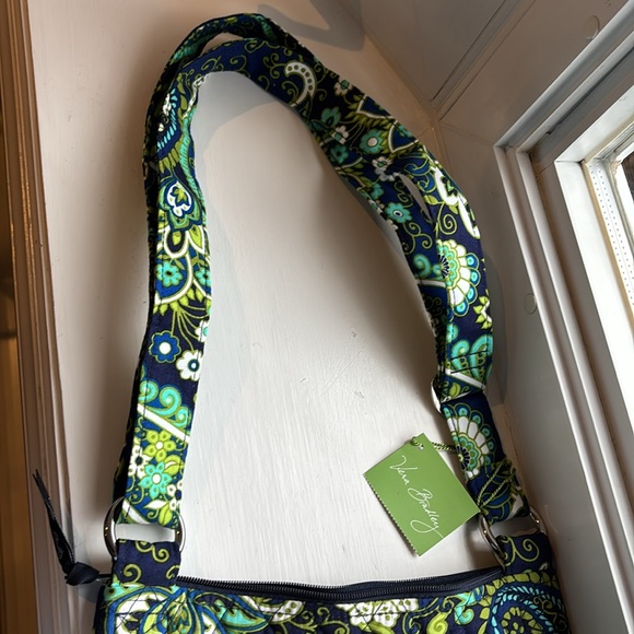 VERA BRADLEY LADIES BUE RHYTHM & BLUES CROSS BODY BAG - Picture 2 of 8